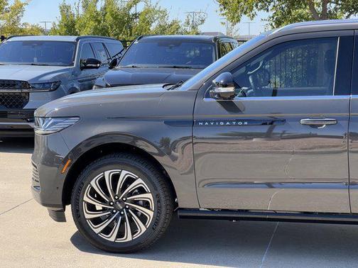 2025 Lincoln Navigator Black Label