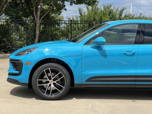 2023 Porsche Macan Base