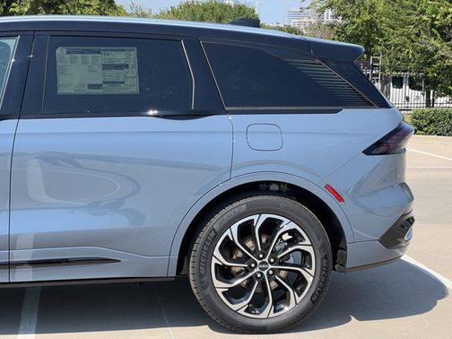 2025 Lincoln Nautilus Reserve