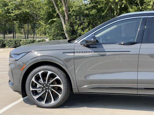 2025 Lincoln Nautilus Black Label