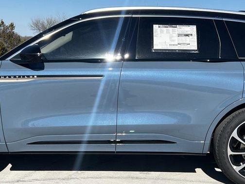 2025 Lincoln Nautilus Black Label