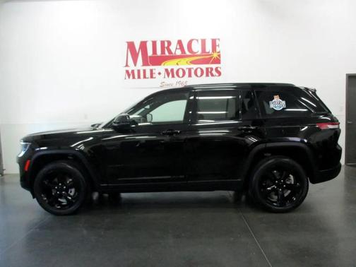 2022 Jeep Grand Cherokee Altitude