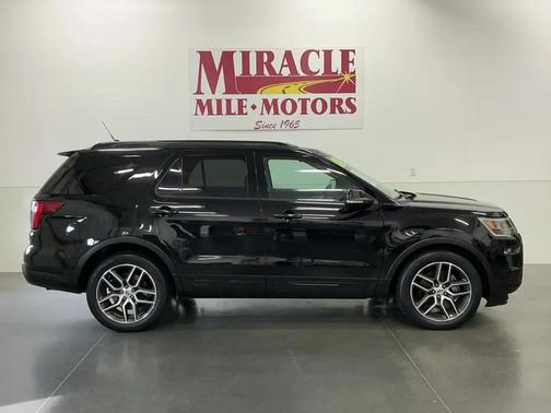 Black 2018 Ford Explorer Sport