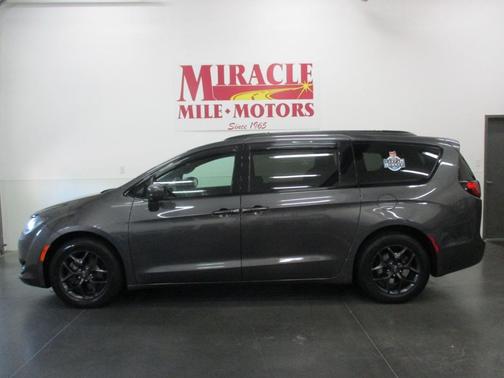2019 Chrysler Pacifica Touring-L Plus