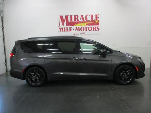 2019 Chrysler Pacifica Touring-L Plus
