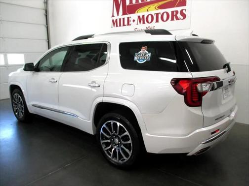2020 GMC Acadia Denali