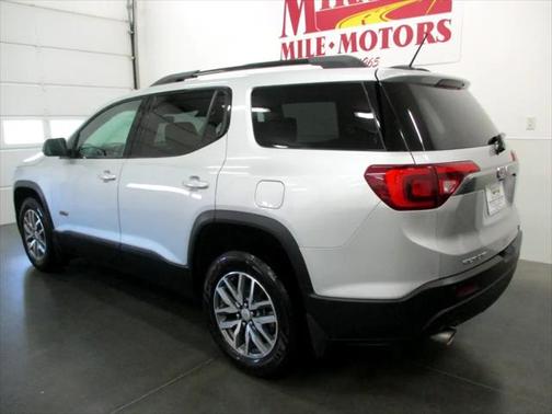 2017 GMC Acadia SLE-2