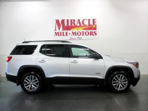 2017 GMC Acadia SLE-2