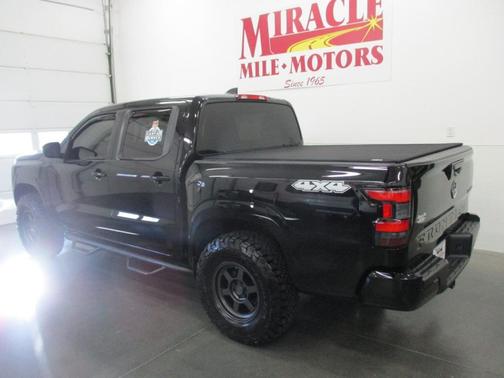 2024 Nissan Frontier SV