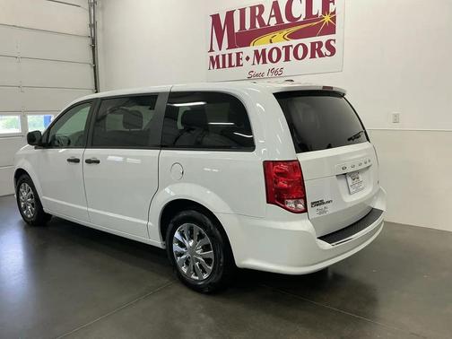 White 2019 Dodge Grand Caravan SE