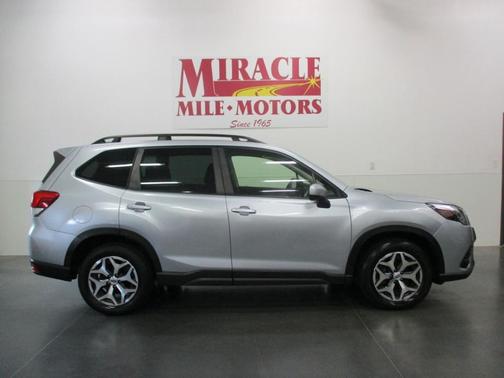 2022 Subaru Forester Premium