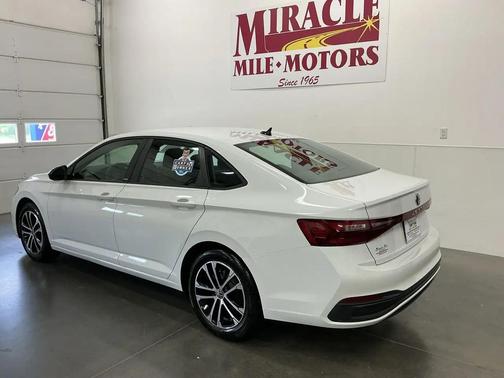 White 2025 Volkswagen Jetta 1.5T Sport
