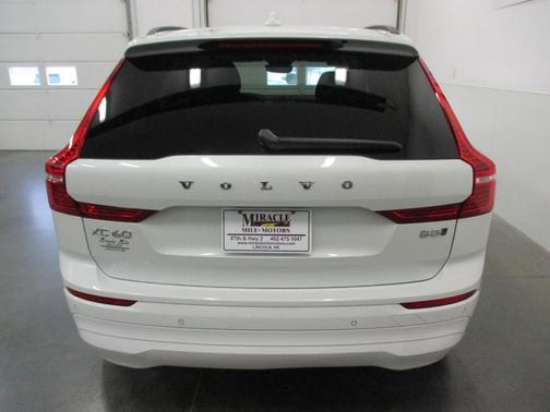 2022 Volvo XC60 B5 Momentum