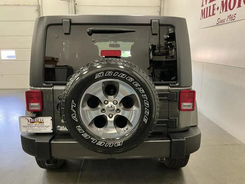 Gray 2017 Jeep Wrangler Unlimited Sahara