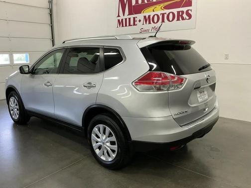Silver 2016 Nissan Rogue S