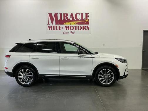 White 2023 Lincoln Corsair Standard