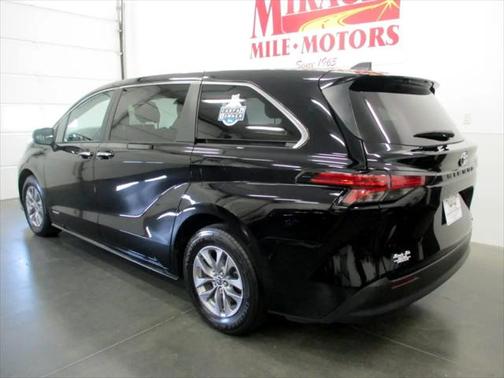 2021 Toyota Sienna XLE 7 Passenger