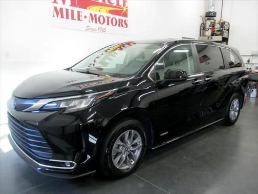 2021 Toyota Sienna XLE 7 Passenger