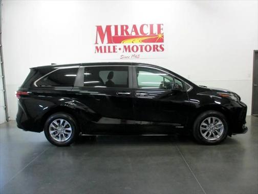 2021 Toyota Sienna XLE 7 Passenger