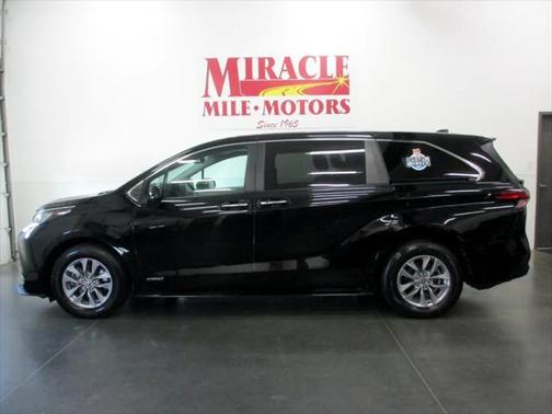 2021 Toyota Sienna XLE 7 Passenger