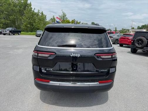2022 Jeep Grand Cherokee L Laredo