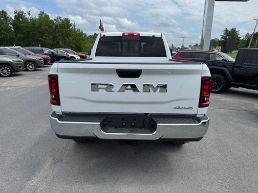 2025 RAM 2500 Tradesman Crew Cab 4x4 6'4' Box