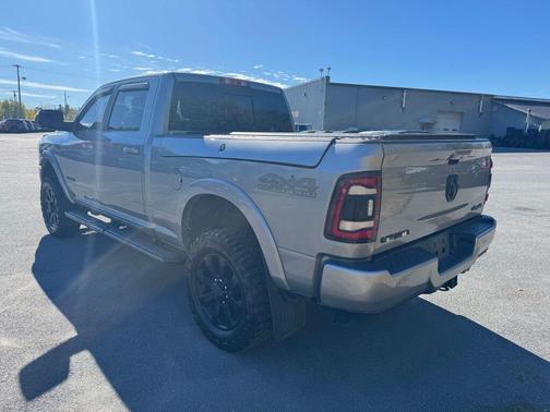 2020 RAM 2500 Laramie Crew Cab 4X4 6'4' Box