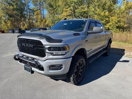 2020 RAM 2500 Laramie Crew Cab 4X4 6'4' Box