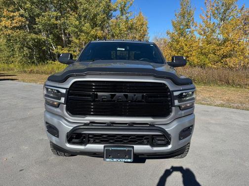 2020 RAM 2500 Laramie Crew Cab 4X4 6'4' Box