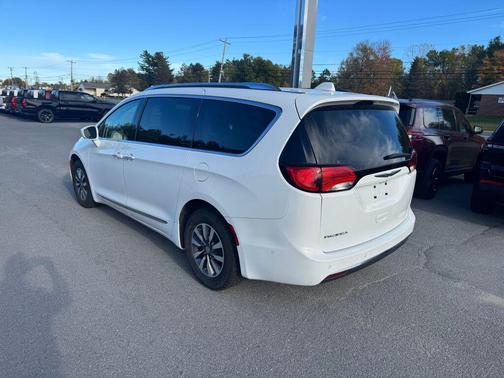 2020 Chrysler Pacifica Touring-L Plus