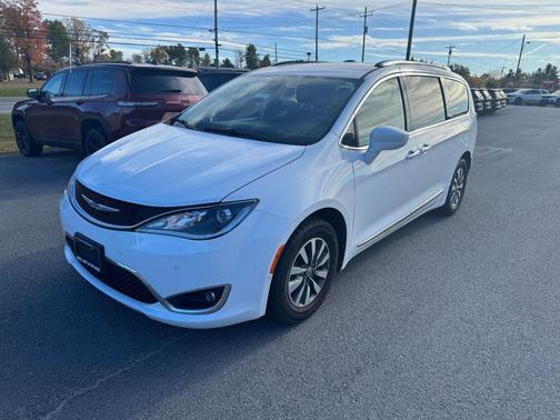 2020 Chrysler Pacifica Touring-L Plus