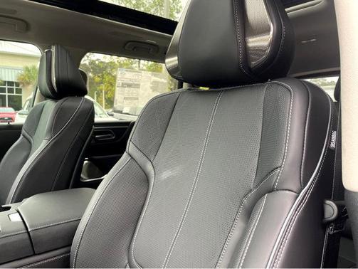 2025 INFINITI QX80 SENSORY AWD