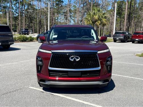 2025 INFINITI QX80 Luxe