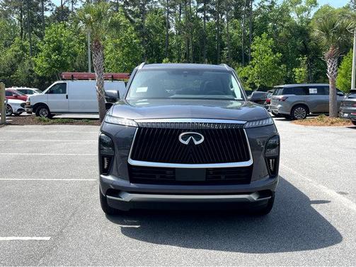 2025 INFINITI QX80 PURE