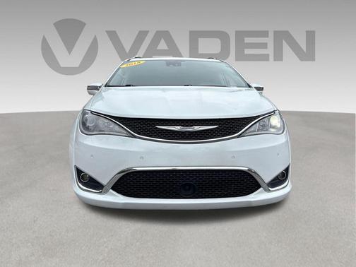 Bright White Clearcoat 2018 Chrysler Pacifica Limited