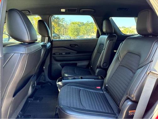 2024 Nissan Pathfinder Rock Creek 4WD