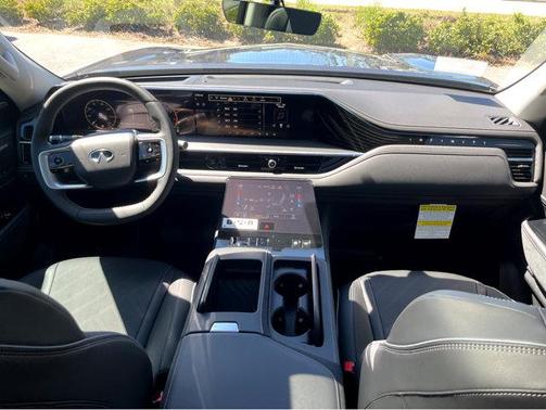 2025 INFINITI QX80 Luxe