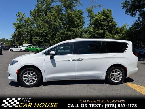 White 2021 Chrysler Voyager LXI