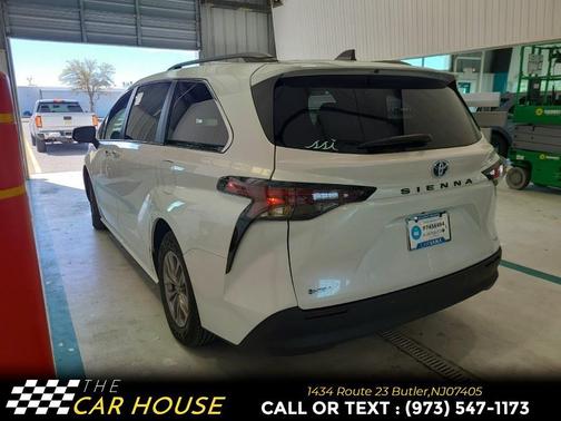 2025 Toyota Sienna XLE