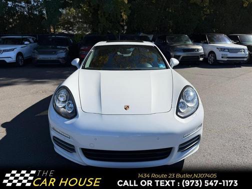 2016 Porsche Panamera 4 Edition
