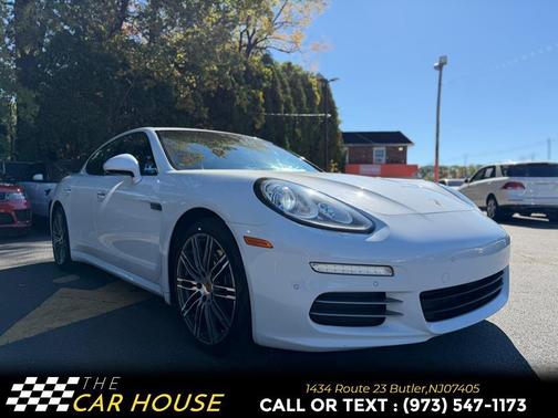 2016 Porsche Panamera 4 Edition