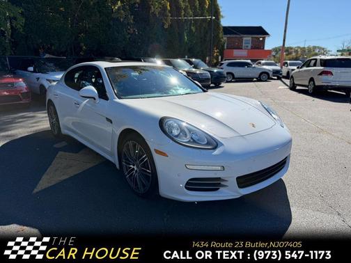 2016 Porsche Panamera 4 Edition