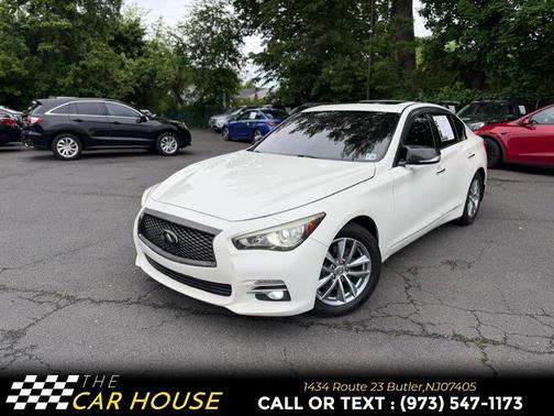 White 2017 INFINITI Q50 3.0T Premium