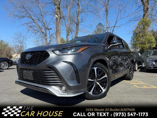 Gray 2023 Toyota Highlander XSE