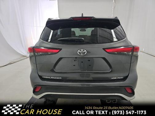 Gray 2023 Toyota Highlander XSE