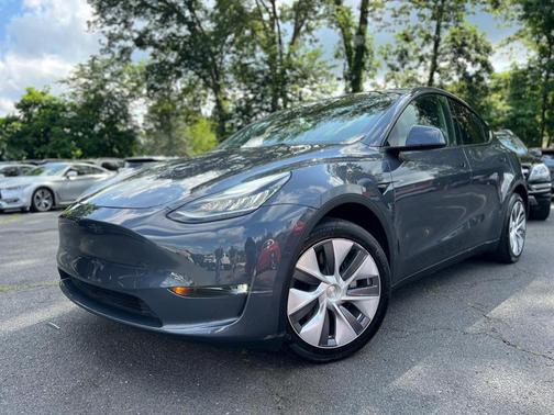 2023 Tesla Model Y Long Range