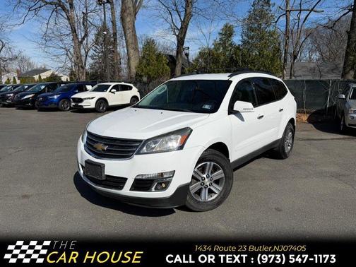 White 2017 Chevrolet Traverse 1LT