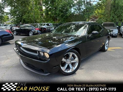 Black 2014 Dodge Challenger SXT