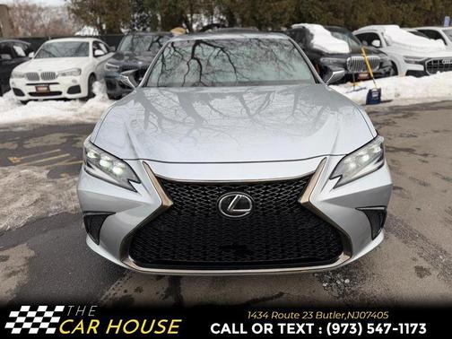 2023 Lexus ES 300h Base