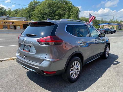 Gray 2019 Nissan Rogue SV